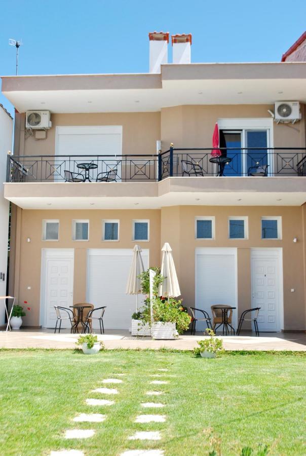 Christina'S Sea House Apartment Nikiti  Exterior photo