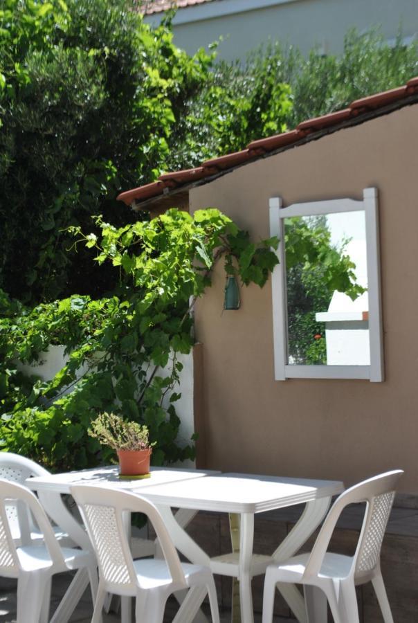 Christina'S Sea House Apartment Nikiti  Exterior photo